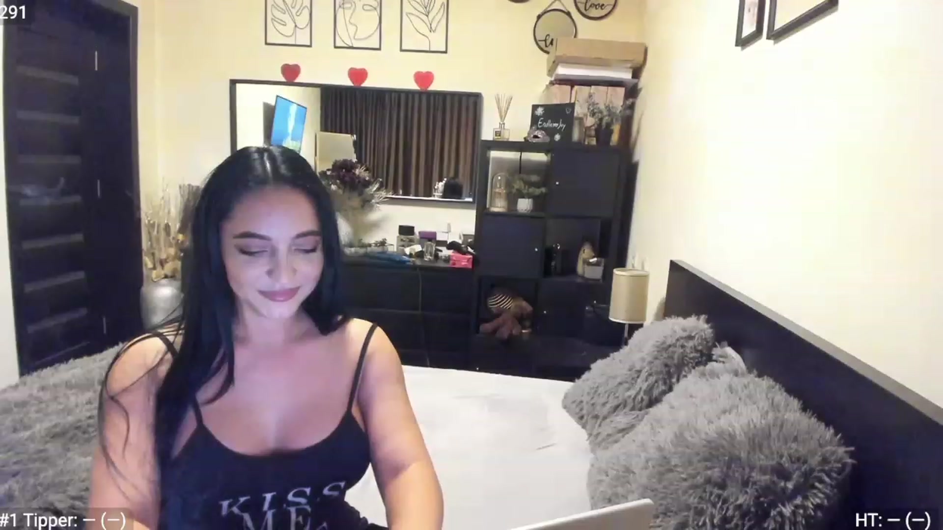 Gallery image thumbnail from EndlesssJoy's myfreecams stream on, 01/23/2023, 03:17 image 3 of 20