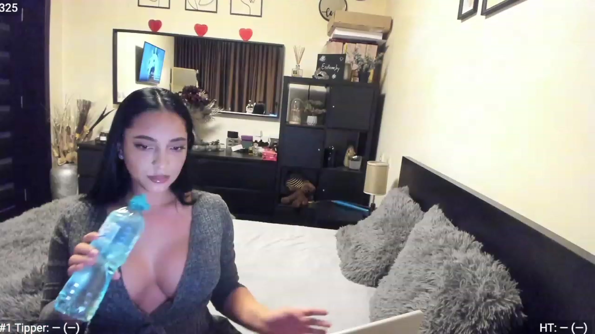 Gallery image thumbnail from EndlesssJoy's myfreecams stream on, 01/26/2023, 02:10 image 1 of 20