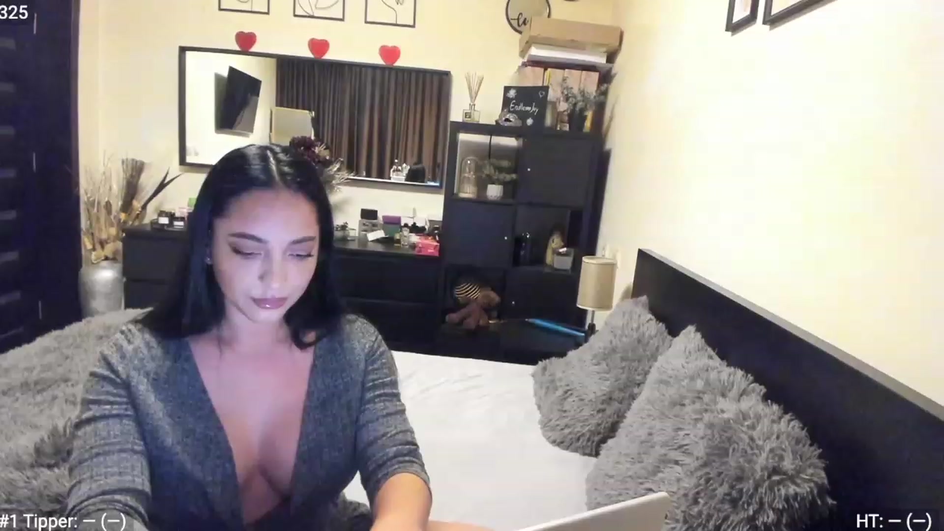 Gallery image thumbnail from EndlesssJoy's myfreecams stream on, 01/26/2023, 02:10 image 2 of 20