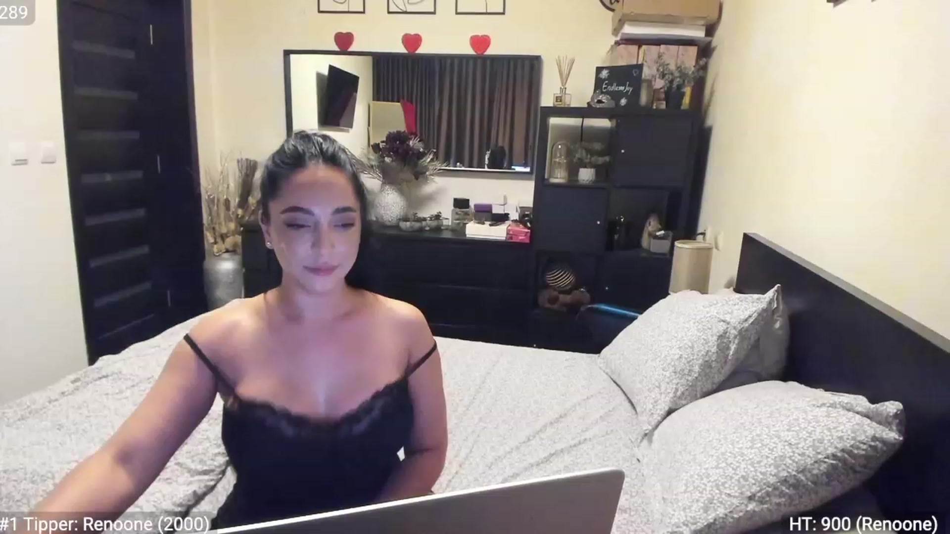 Gallery image thumbnail from EndlesssJoy's myfreecams stream on, 01/29/2023, 04:39 image 17 of 20
