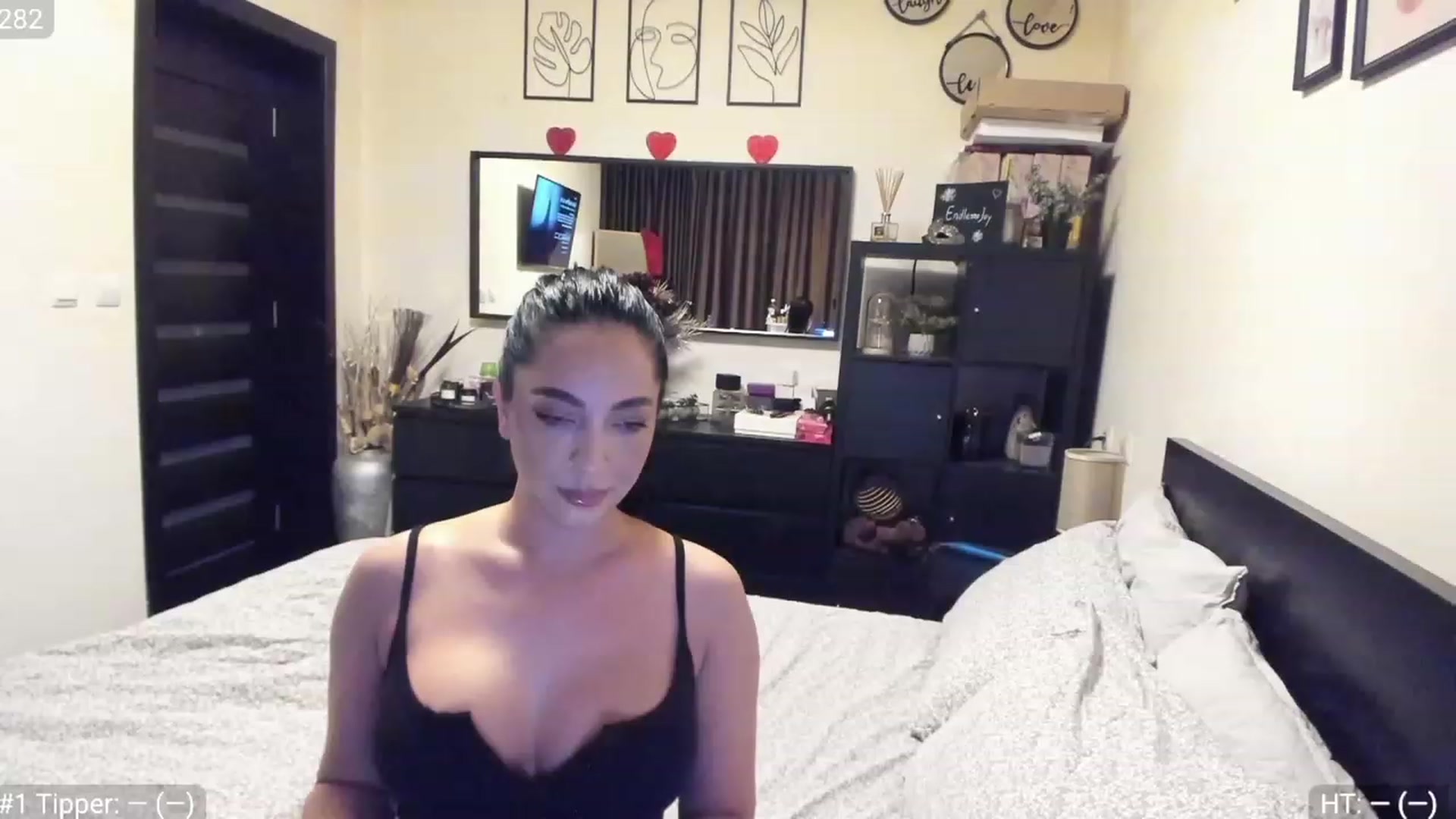 Gallery image thumbnail from EndlesssJoy's myfreecams stream on, 01/30/2023, 05:05 image 1 of 20