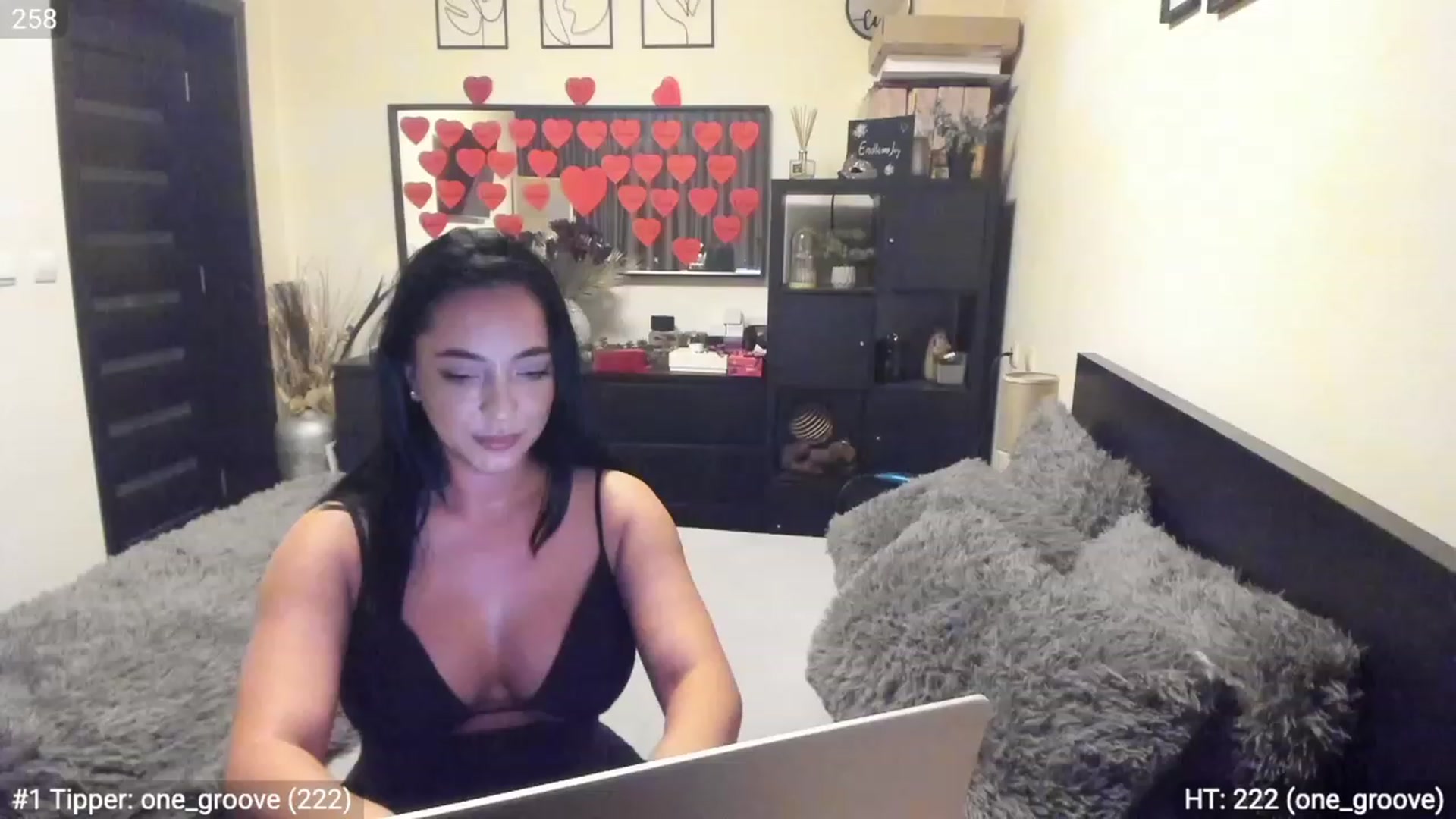 Gallery image thumbnail from EndlesssJoy's myfreecams stream on, 02/13/2023, 03:54 image 9 of 20