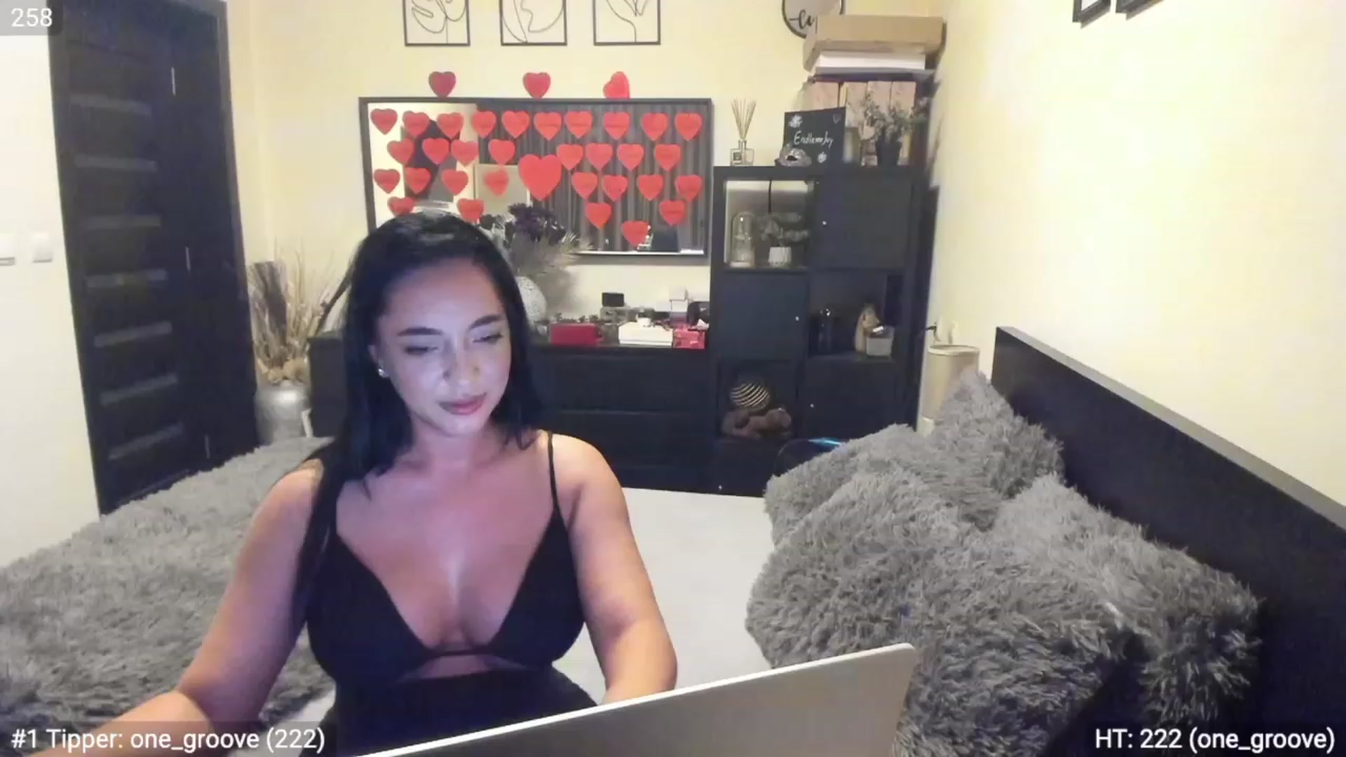 Gallery image thumbnail from EndlesssJoy's myfreecams stream on, 02/13/2023, 03:54 image 4 of 20
