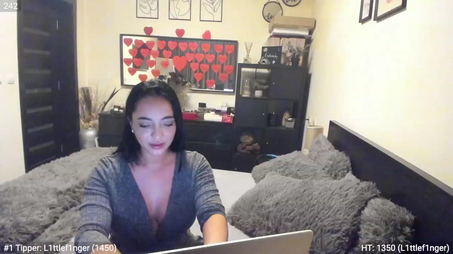 Gallery image thumbnail from EndlesssJoy's myfreecams stream on, 02/13/2023, 05:35 image 19 of 20