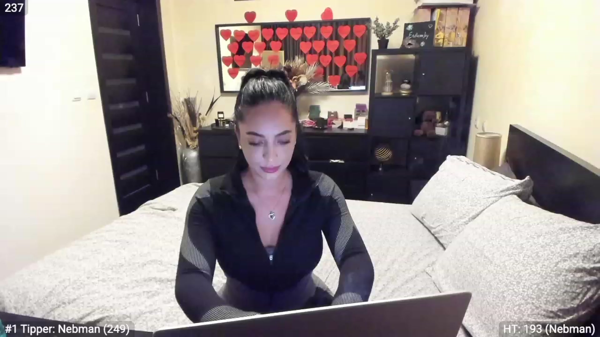 Gallery image thumbnail from EndlesssJoy's myfreecams stream on, 02/24/2023, 02:58 image 14 of 20
