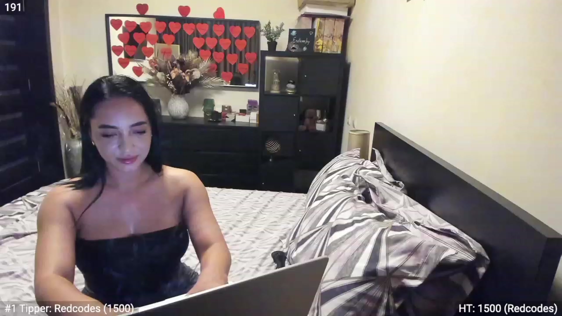Gallery image thumbnail from EndlesssJoy's myfreecams stream on, 02/27/2023, 04:57 image 10 of 20