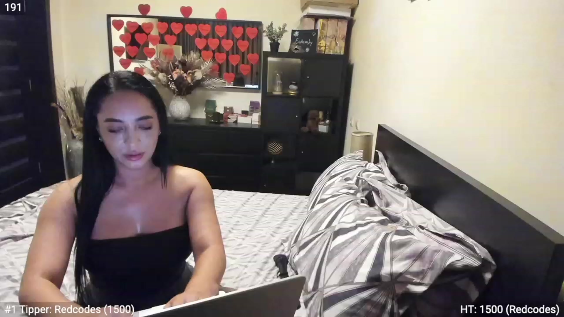Gallery image thumbnail from EndlesssJoy's myfreecams stream on, 02/27/2023, 04:57 image 18 of 20
