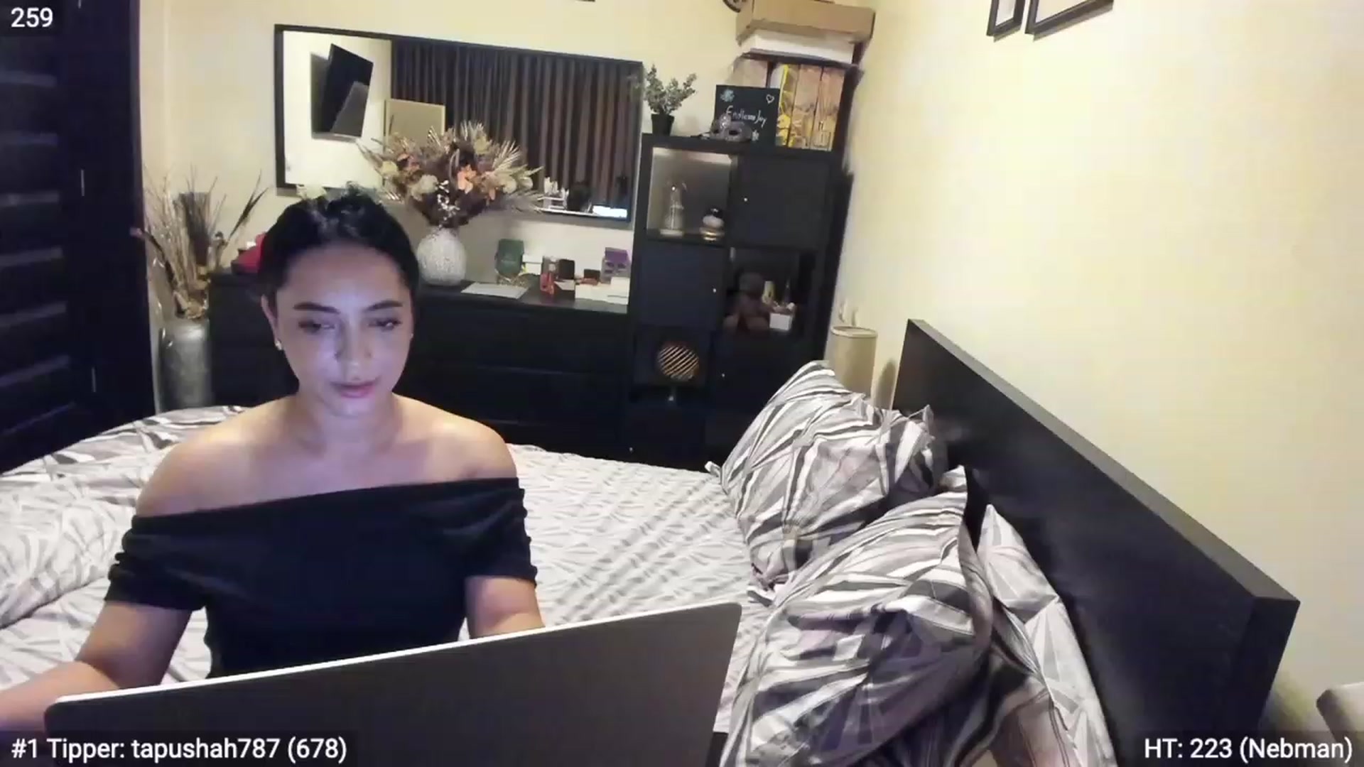 Gallery image thumbnail from EndlesssJoy's myfreecams stream on, 03/02/2023, 08:43 image 7 of 20