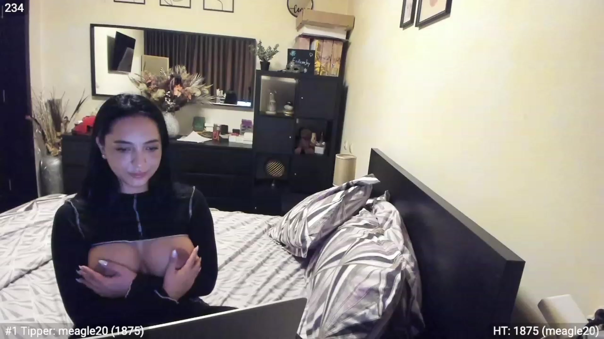 Gallery image thumbnail from EndlesssJoy's myfreecams stream on, 03/03/2023, 08:04 image 15 of 20