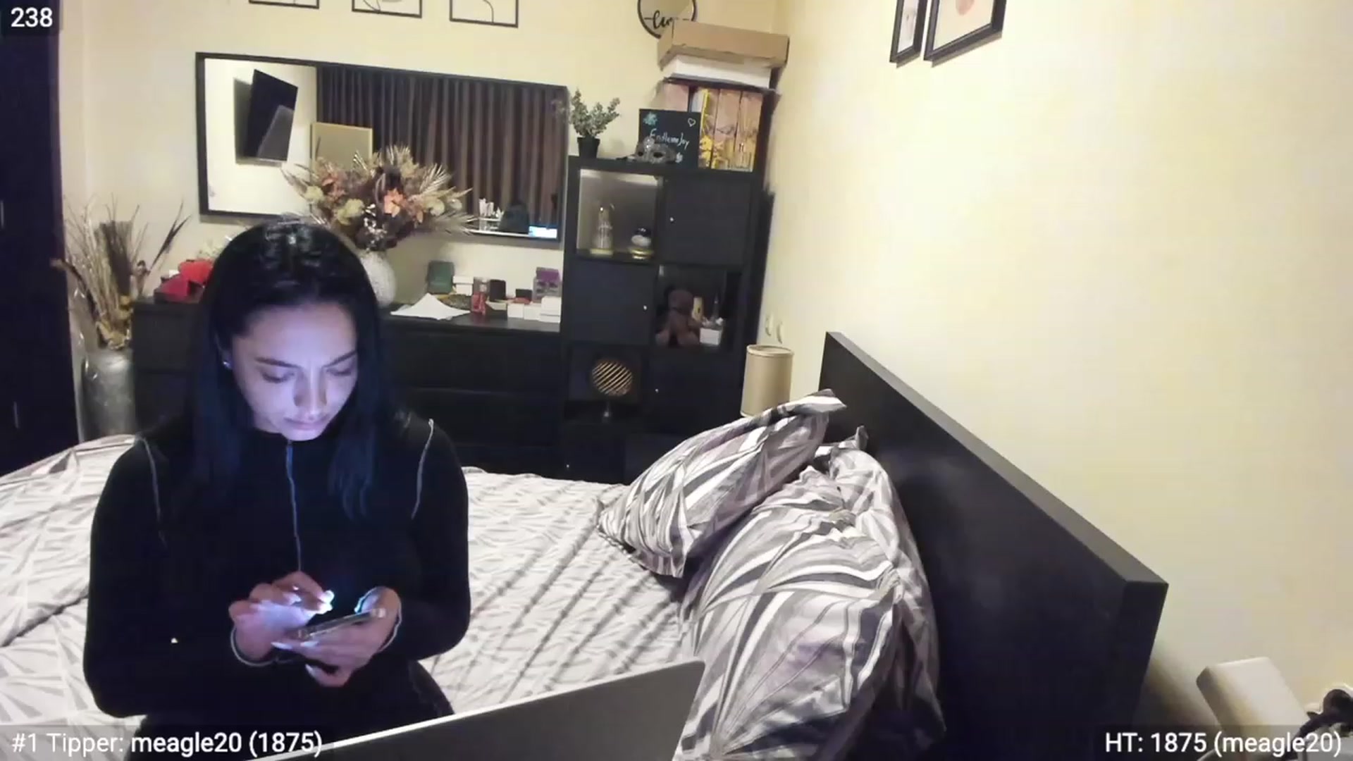 Gallery image thumbnail from EndlesssJoy's myfreecams stream on, 03/03/2023, 08:04 image 19 of 20