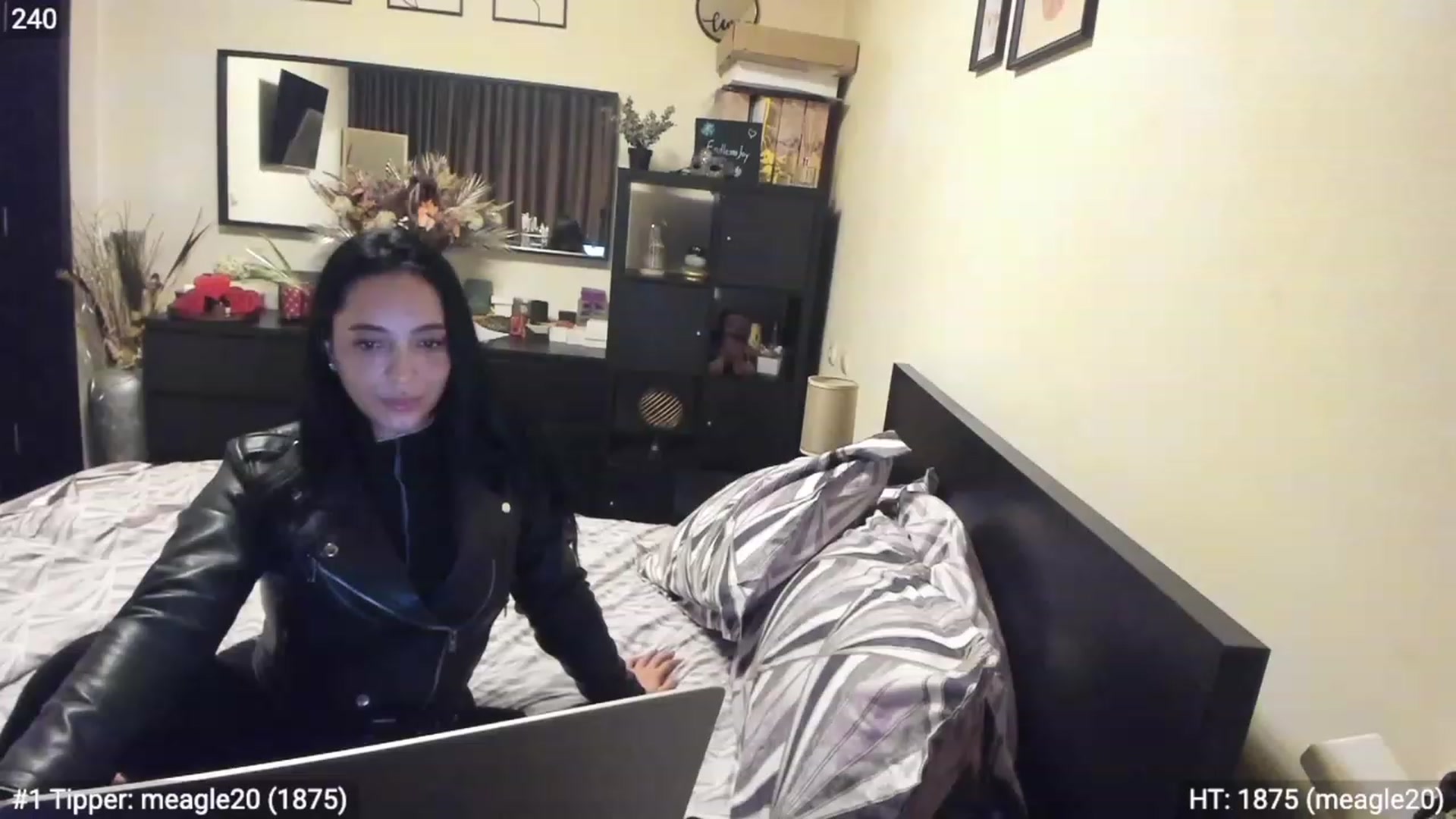 Gallery image thumbnail from EndlesssJoy's myfreecams stream on, 03/03/2023, 08:53 image 3 of 20
