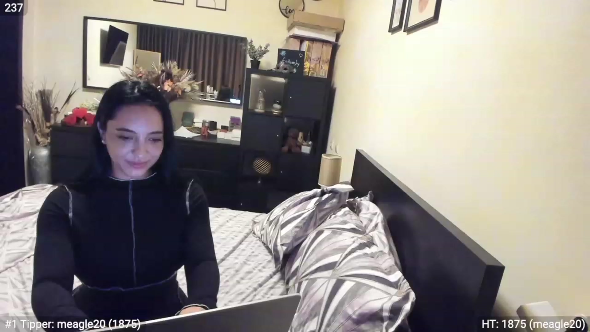 Gallery image thumbnail from EndlesssJoy's myfreecams stream on, 03/03/2023, 08:53 image 16 of 20