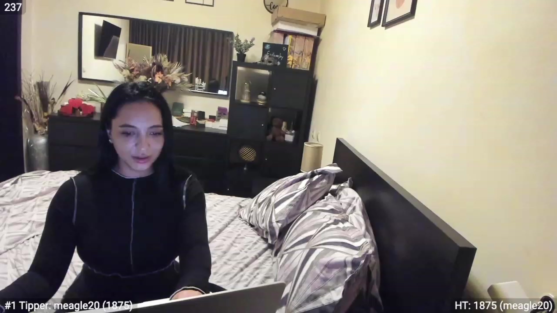 Gallery image thumbnail from EndlesssJoy's myfreecams stream on, 03/03/2023, 08:53 image 13 of 20