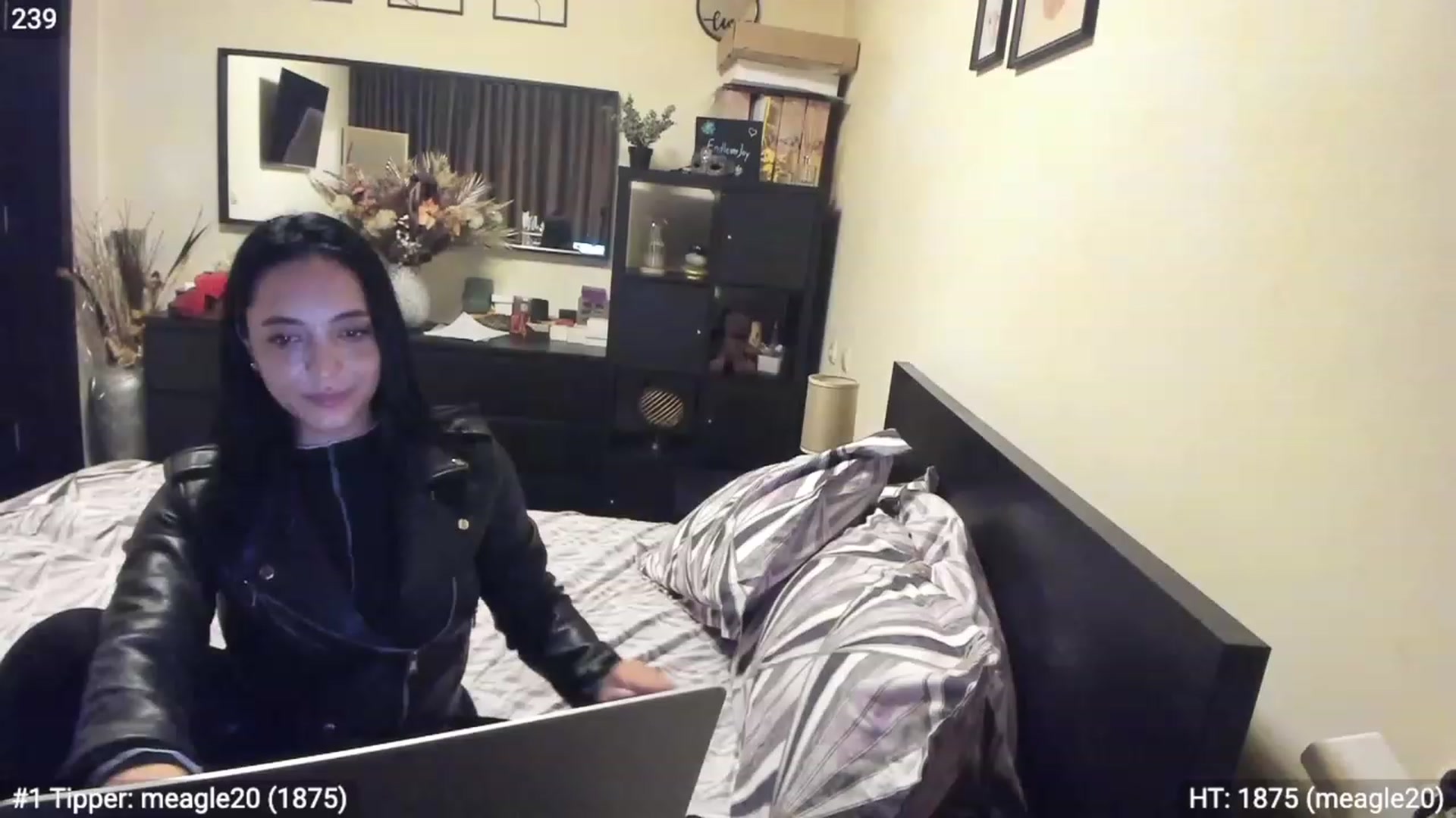Gallery image thumbnail from EndlesssJoy's myfreecams stream on, 03/03/2023, 08:53 image 1 of 20