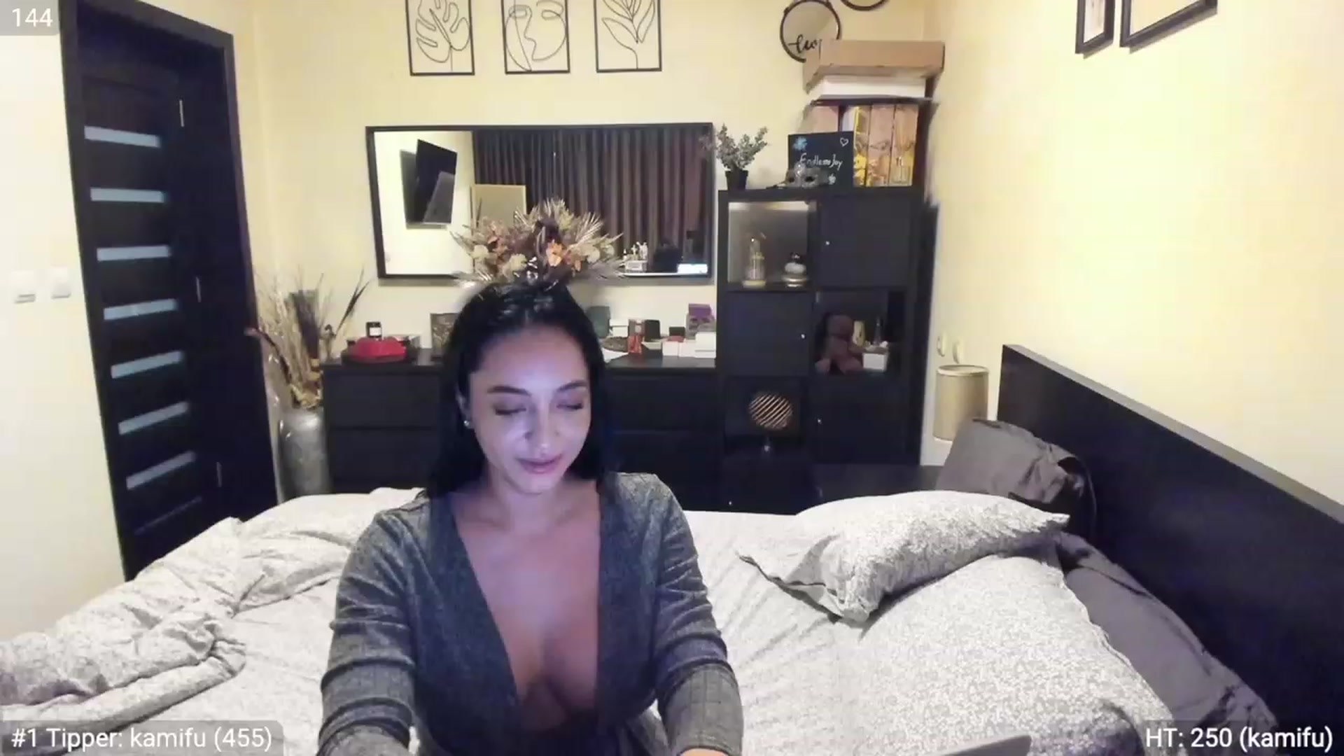 Gallery image thumbnail from EndlesssJoy's myfreecams stream on, 03/05/2023, 09:40 image 19 of 20