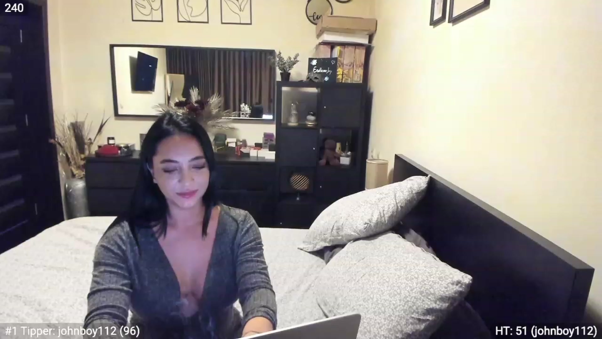 Gallery image thumbnail from EndlesssJoy's myfreecams stream on, 03/10/2023, 02:45 image 20 of 20