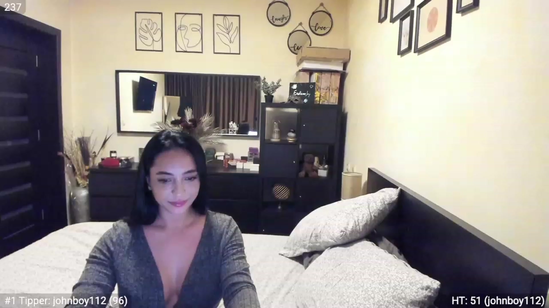 Gallery image thumbnail from EndlesssJoy's myfreecams stream on, 03/10/2023, 02:45 image 6 of 20