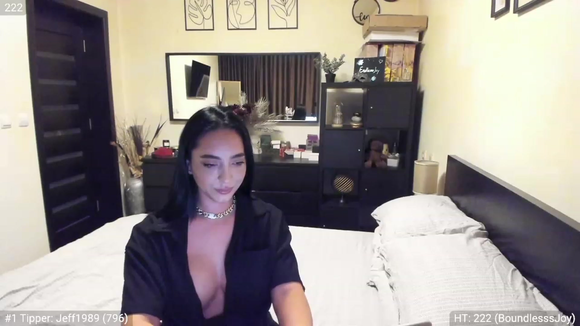 Gallery image thumbnail from EndlesssJoy's myfreecams stream on, 03/11/2023, 06:09 image 10 of 20