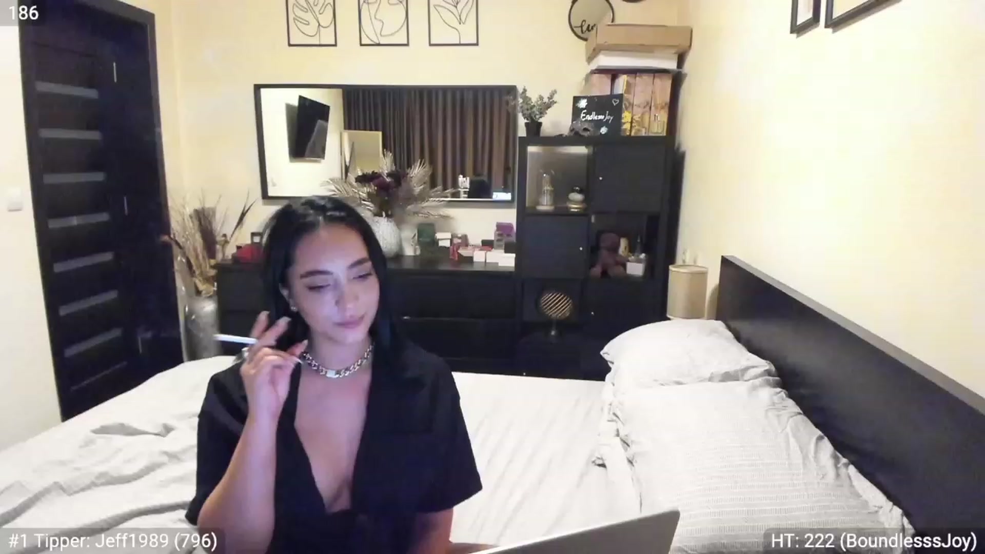 Gallery image thumbnail from EndlesssJoy's myfreecams stream on, 03/11/2023, 07:43 image 13 of 20