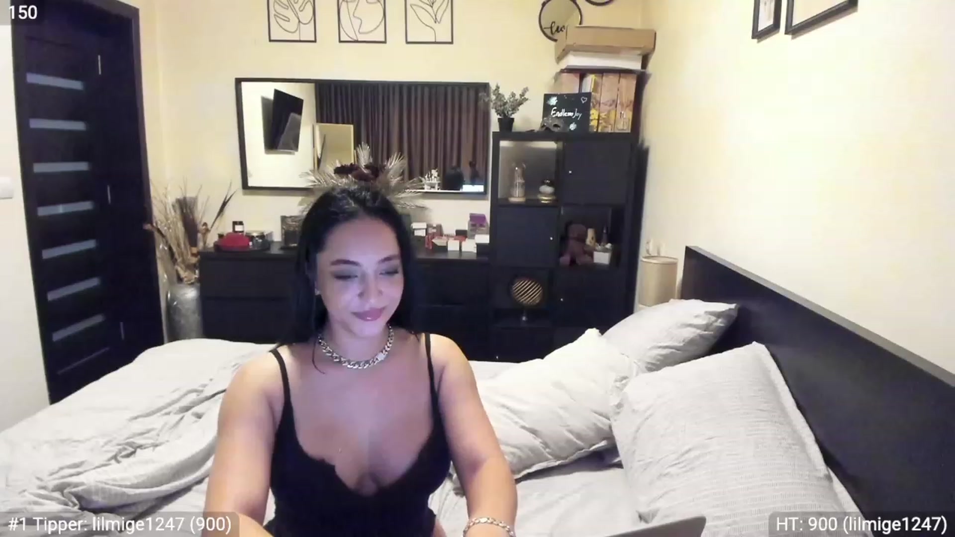Gallery image thumbnail from EndlesssJoy's myfreecams stream on, 03/12/2023, 08:34 image 4 of 20