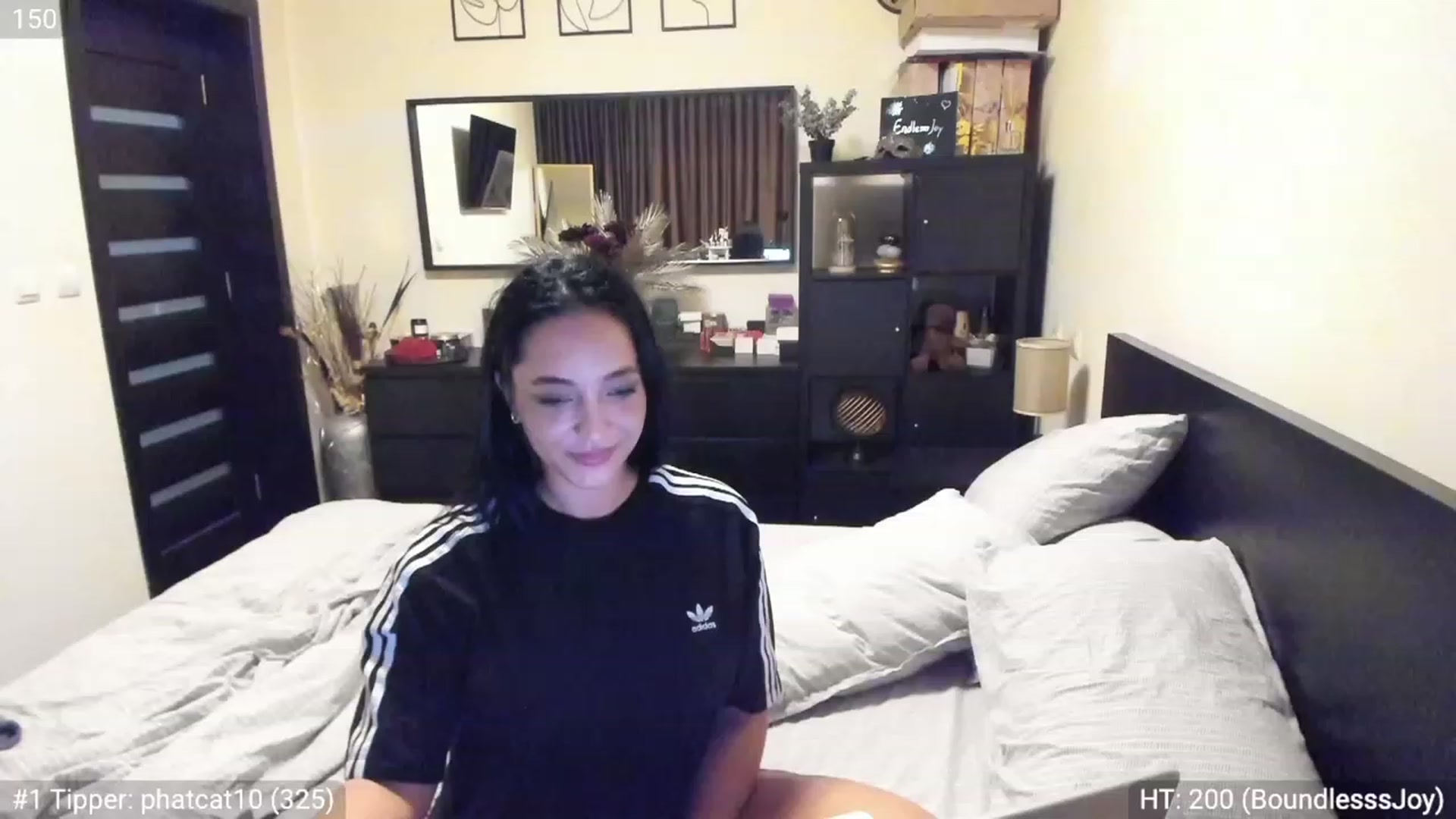 Gallery image thumbnail from EndlesssJoy's myfreecams stream on, 03/12/2023, 09:24 image 12 of 20
