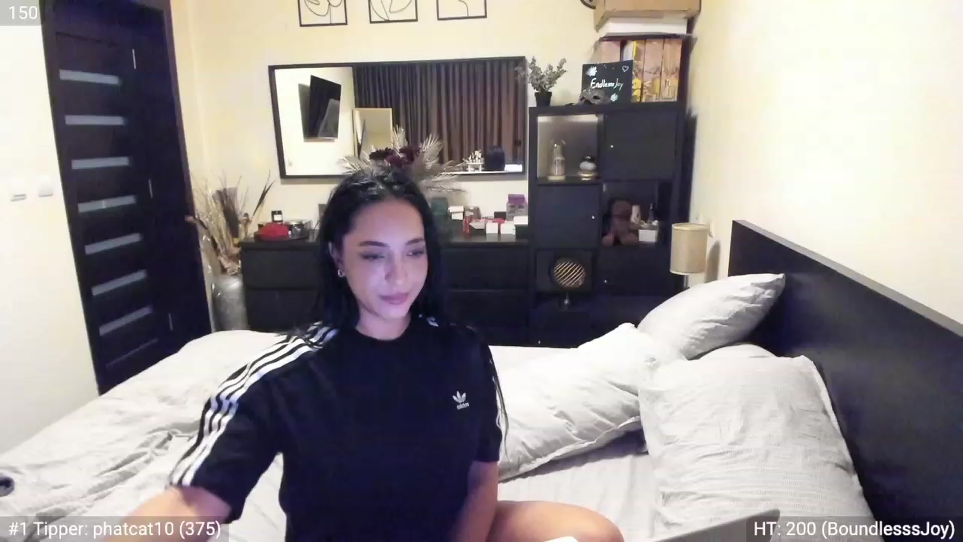 Gallery image thumbnail from EndlesssJoy's myfreecams stream on, 03/12/2023, 09:24 image 13 of 20