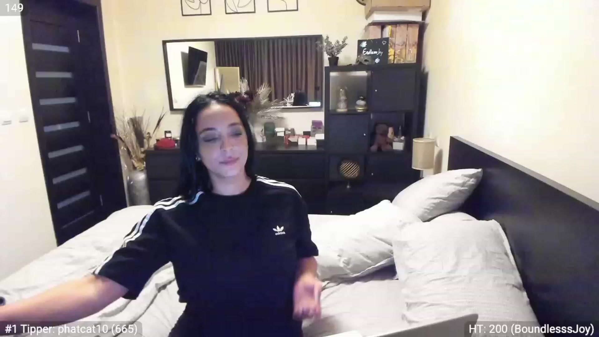 Gallery image thumbnail from EndlesssJoy's myfreecams stream on, 03/12/2023, 09:24 image 16 of 20