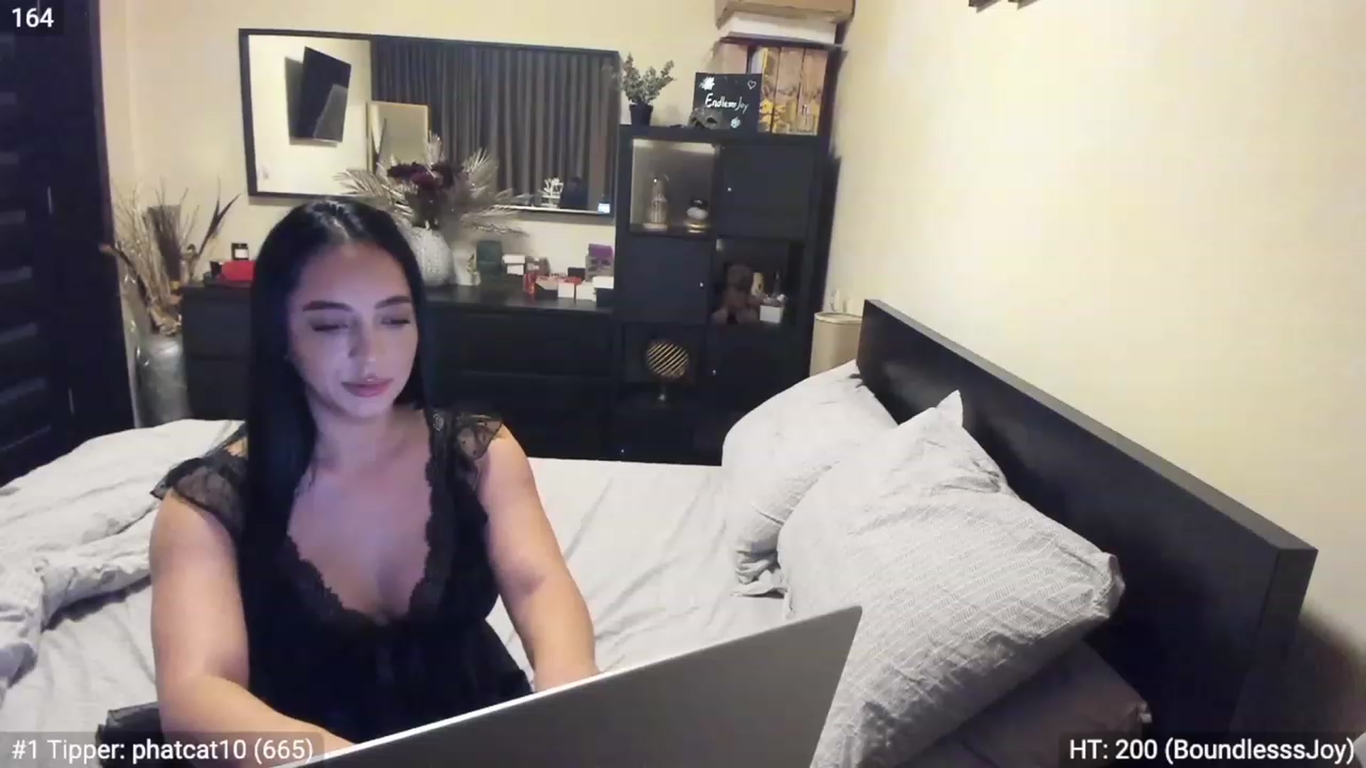 Gallery image thumbnail from EndlesssJoy's myfreecams stream on, 03/13/2023, 04:50 image 8 of 20