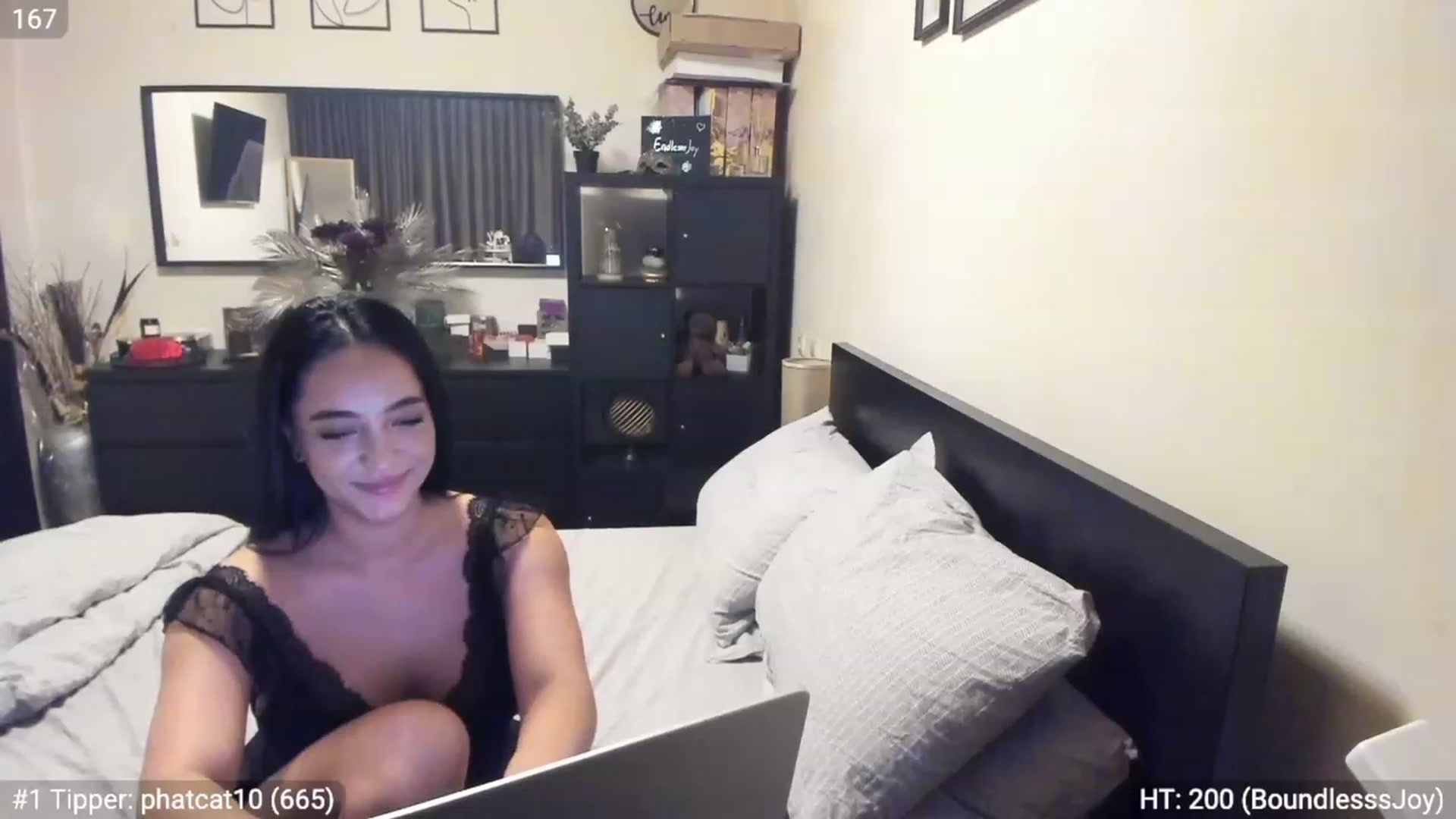 Gallery image thumbnail from EndlesssJoy's myfreecams stream on, 03/13/2023, 06:47 image 8 of 20