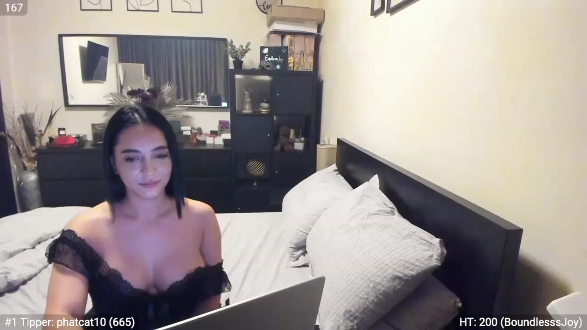 Gallery image thumbnail from EndlesssJoy's myfreecams stream on, 03/13/2023, 06:47 image 15 of 20