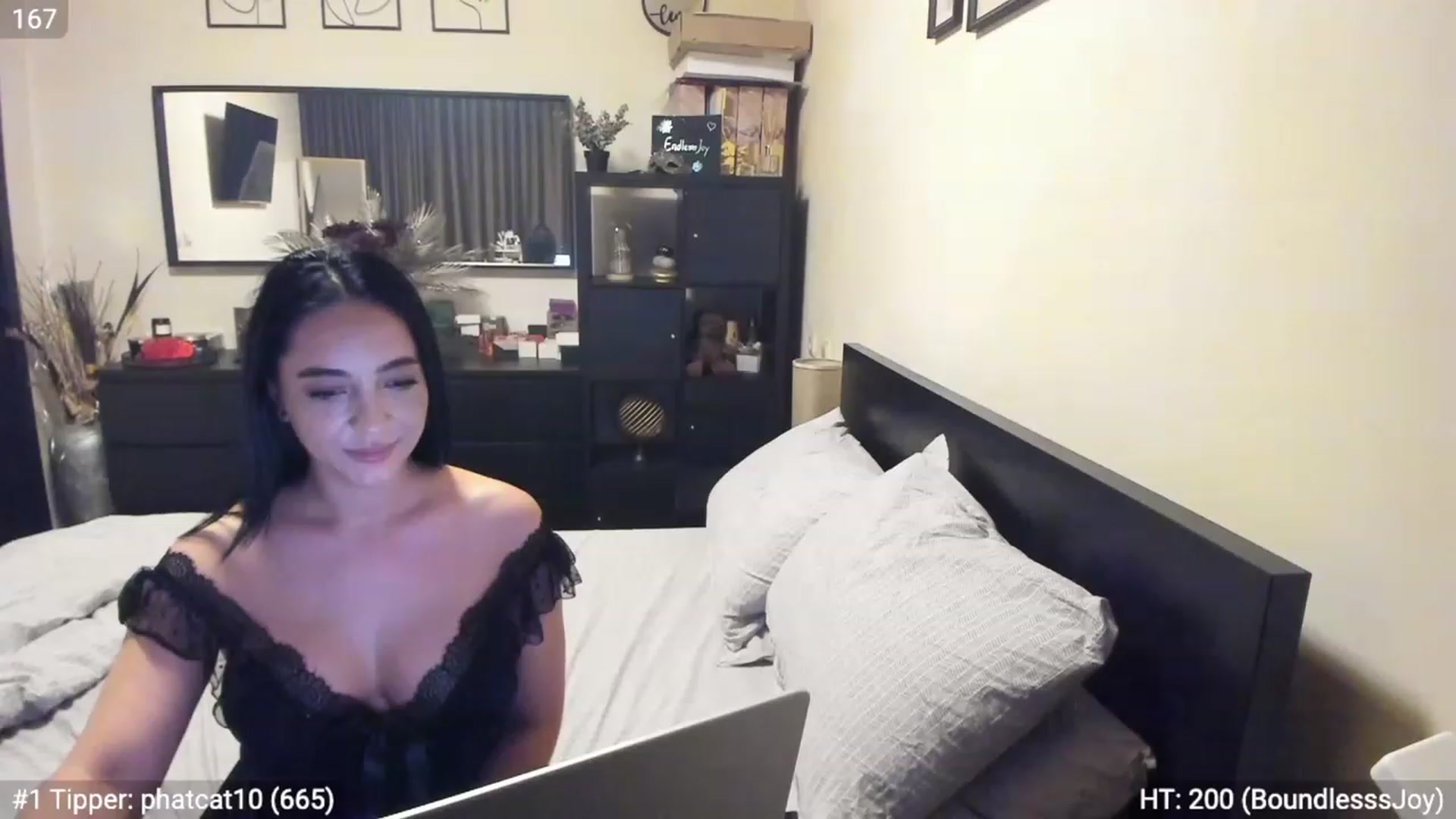 Gallery image thumbnail from EndlesssJoy's myfreecams stream on, 03/13/2023, 06:47 image 9 of 20