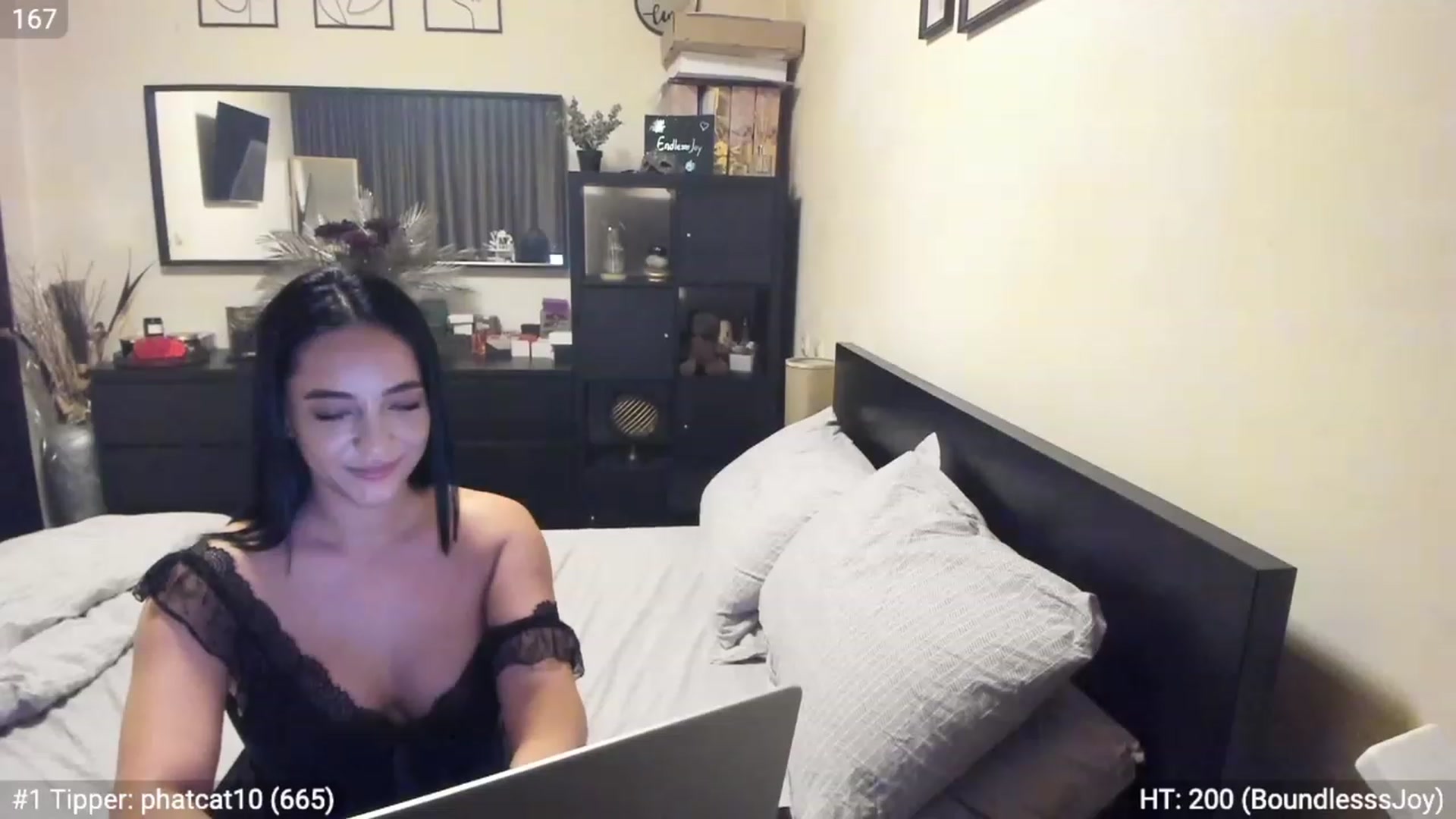 Gallery image thumbnail from EndlesssJoy's myfreecams stream on, 03/13/2023, 06:47 image 13 of 20