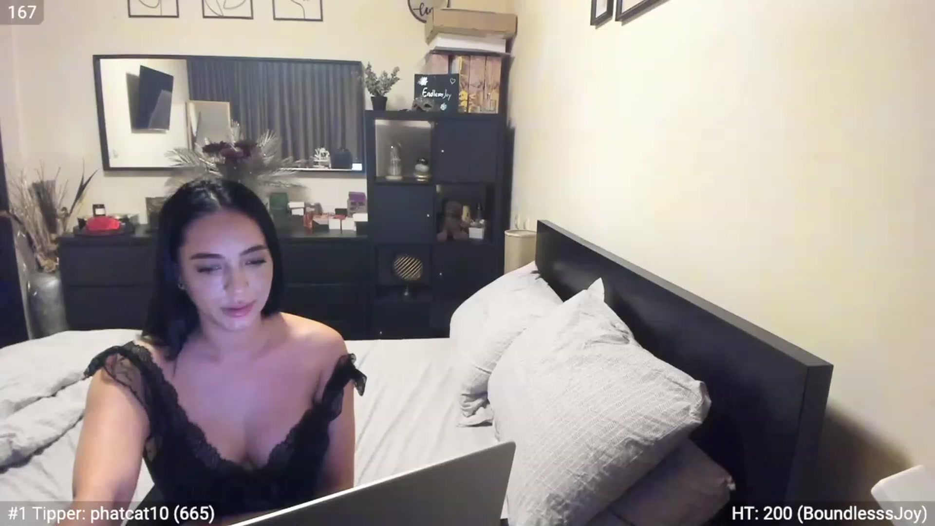 Gallery image thumbnail from EndlesssJoy's myfreecams stream on, 03/13/2023, 06:47 image 12 of 20