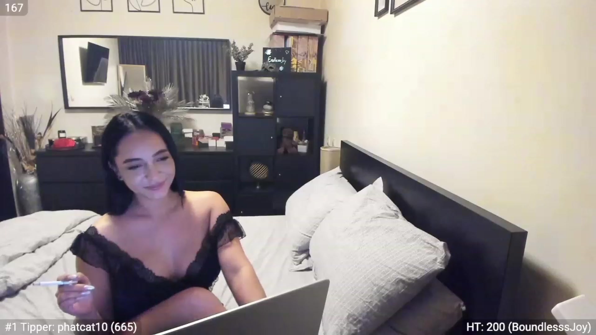 Gallery image thumbnail from EndlesssJoy's myfreecams stream on, 03/13/2023, 06:47 image 6 of 20