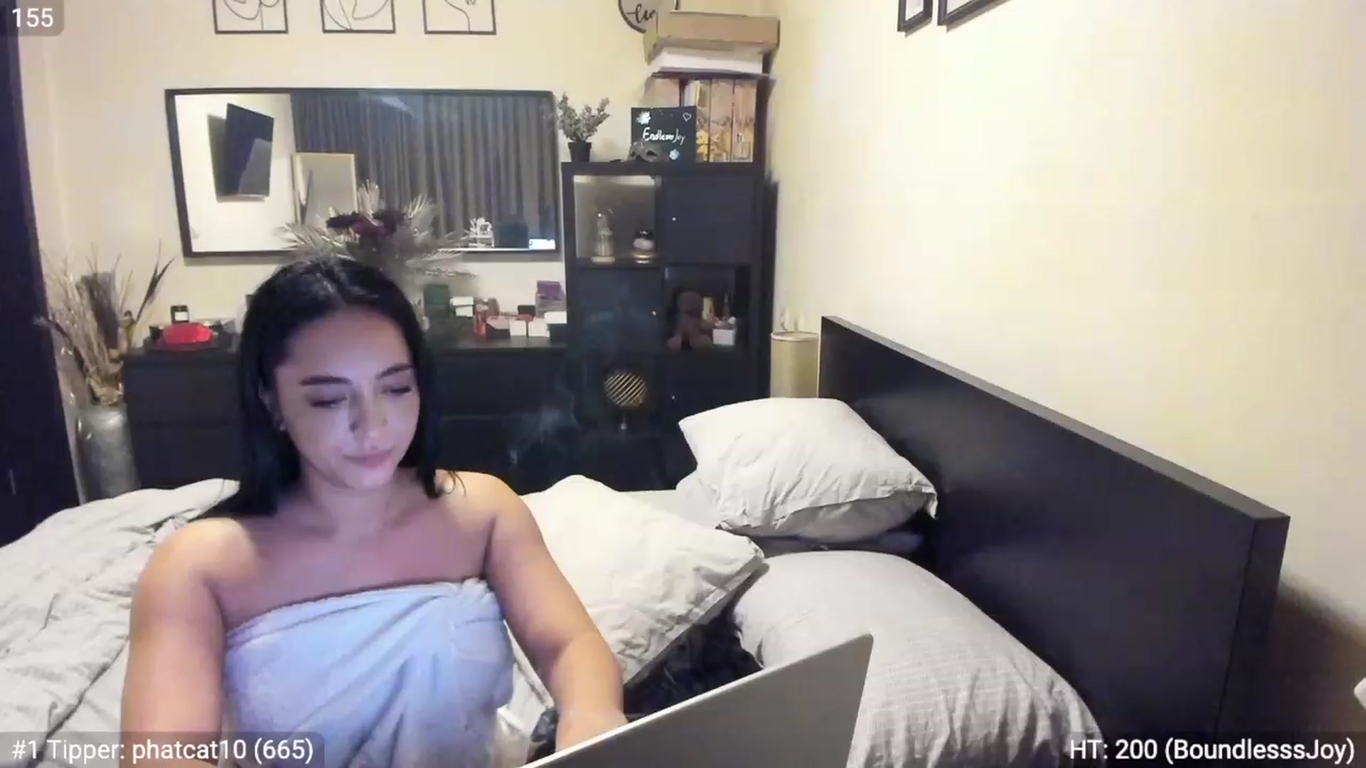 Gallery image thumbnail from EndlesssJoy's myfreecams stream on, 03/13/2023, 08:38 image 8 of 20