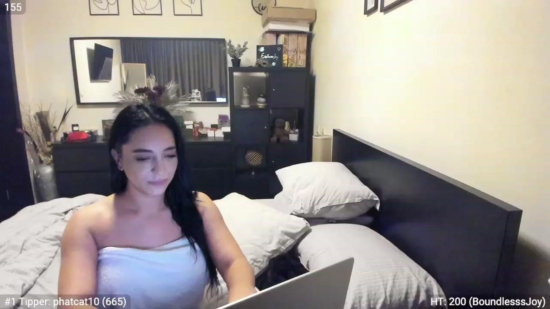 Gallery image thumbnail from EndlesssJoy's myfreecams stream on, 03/13/2023, 08:38 image 3 of 20