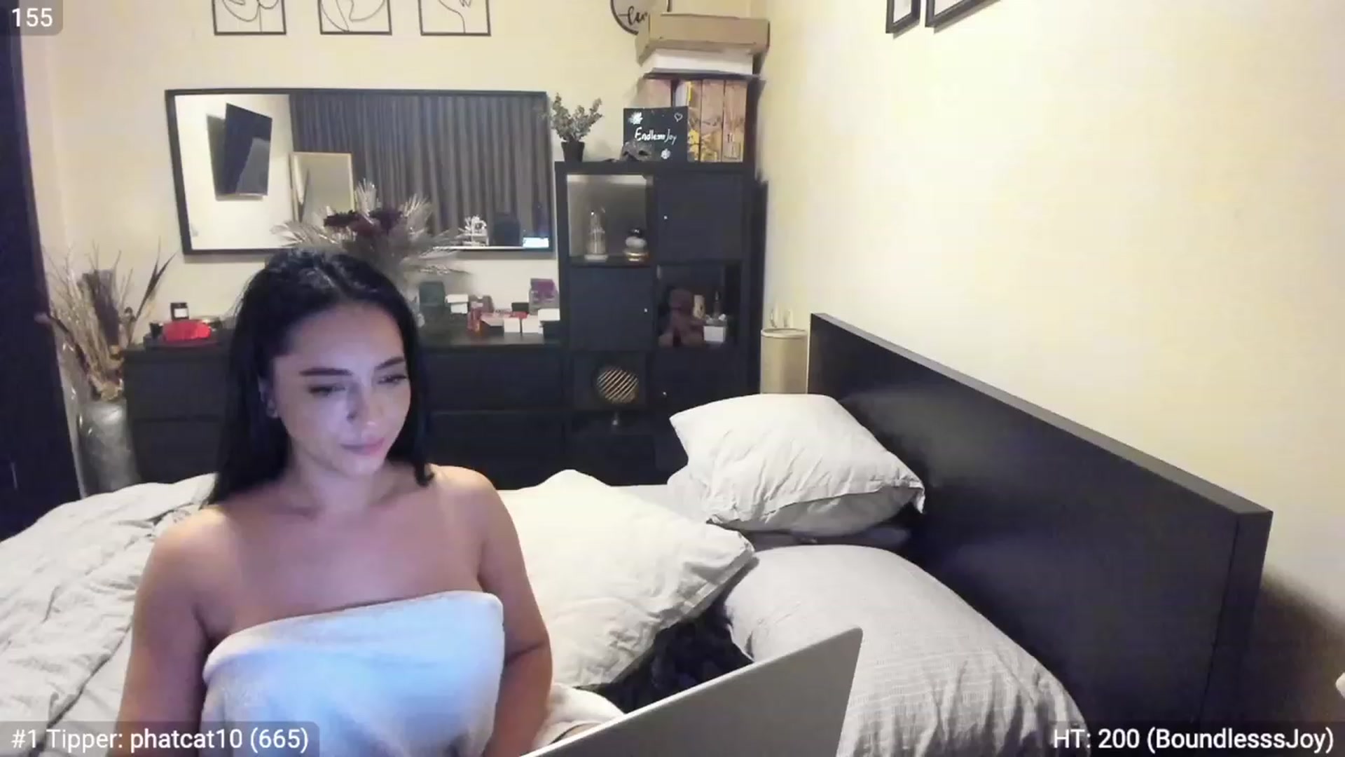 Gallery image thumbnail from EndlesssJoy's myfreecams stream on, 03/13/2023, 08:38 image 6 of 20