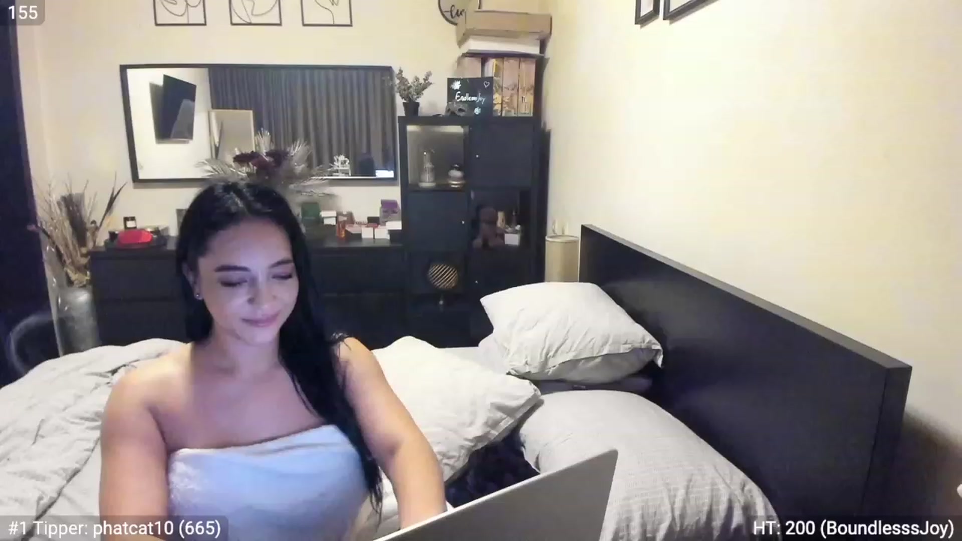 Gallery image thumbnail from EndlesssJoy's myfreecams stream on, 03/13/2023, 08:38 image 4 of 20