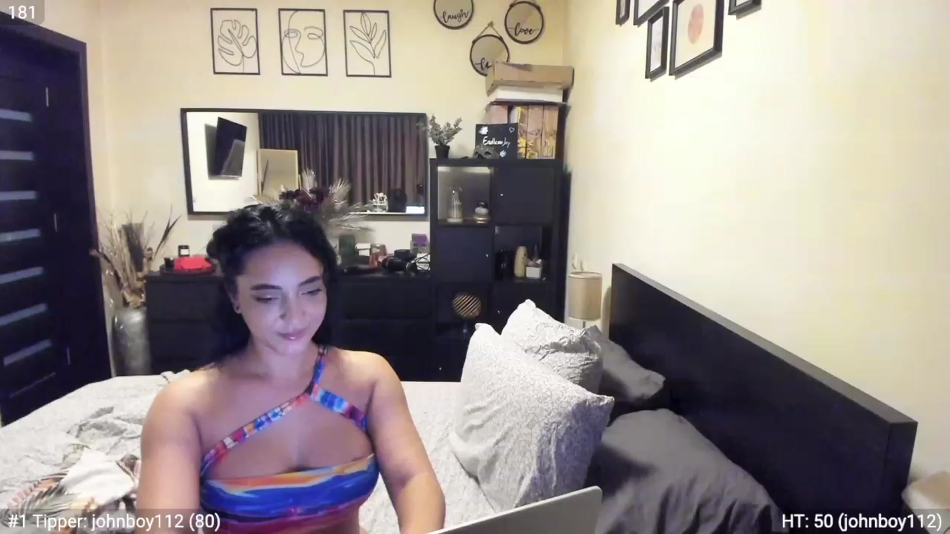 Gallery image thumbnail from EndlesssJoy's myfreecams stream on, 03/18/2023, 08:50 image 10 of 20