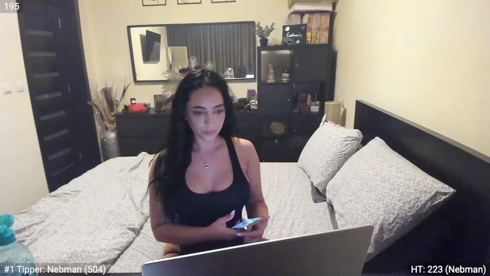 Gallery image thumbnail from EndlesssJoy's myfreecams stream on, 03/19/2023, 05:55 image 5 of 20