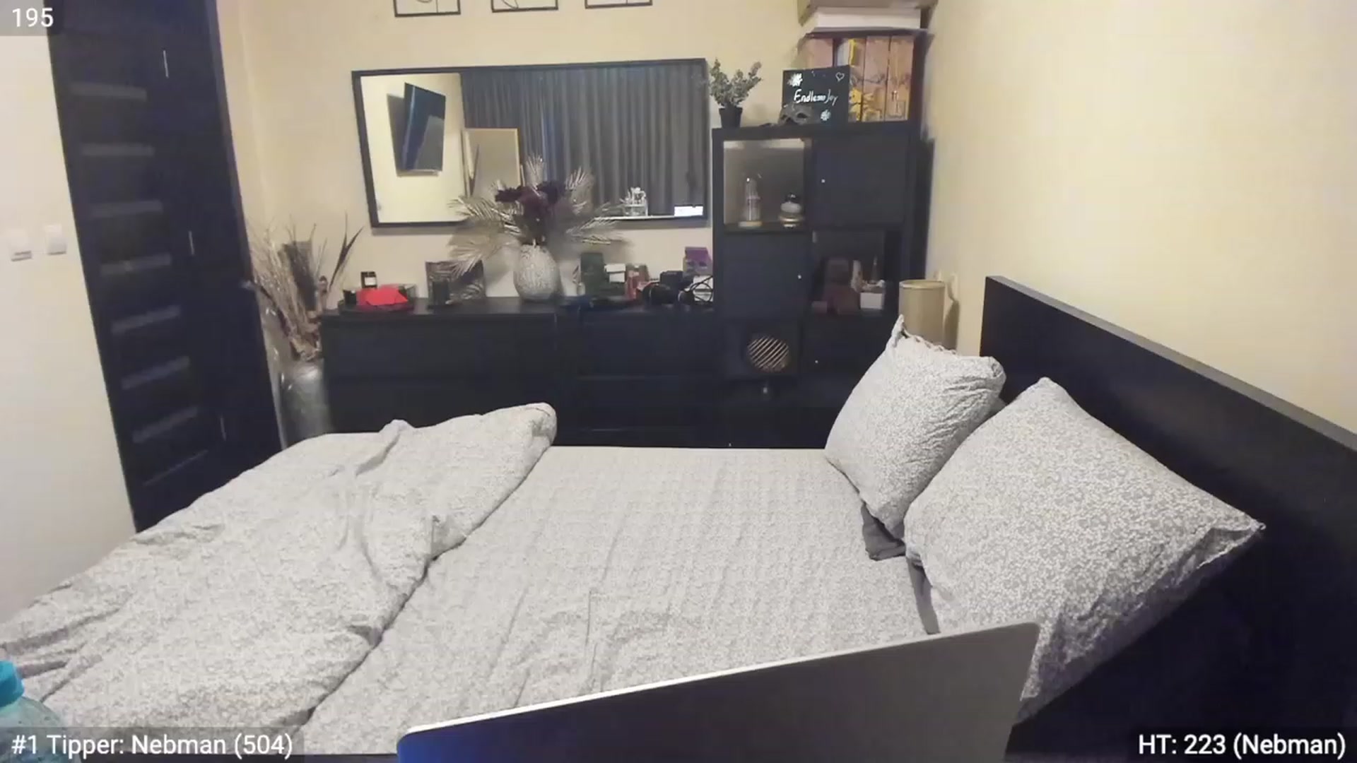 Gallery image thumbnail from EndlesssJoy's myfreecams stream on, 03/19/2023, 05:55 image 2 of 20