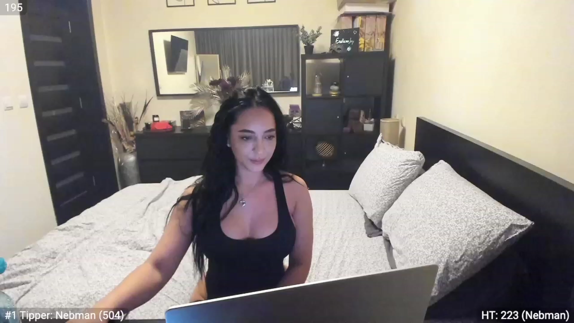 Gallery image thumbnail from EndlesssJoy's myfreecams stream on, 03/19/2023, 05:55 image 8 of 20
