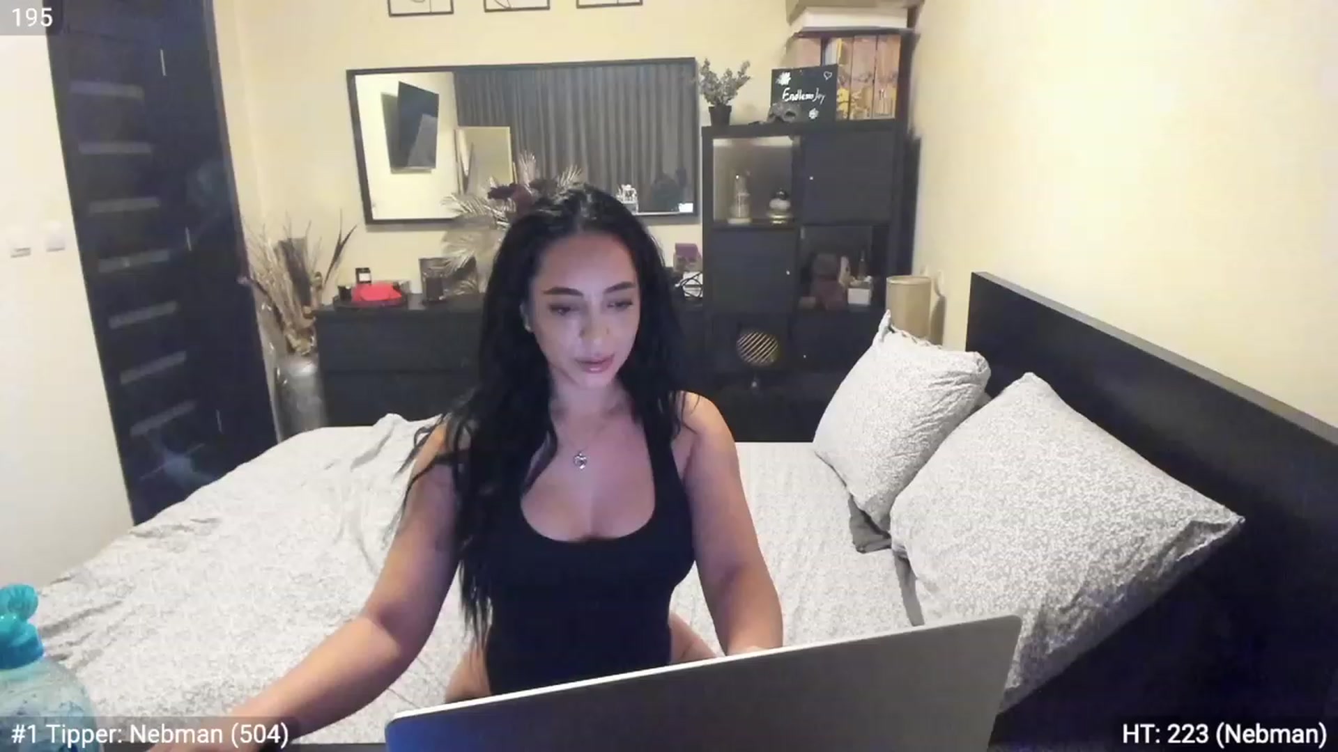 Gallery image thumbnail from EndlesssJoy's myfreecams stream on, 03/19/2023, 05:55 image 7 of 20