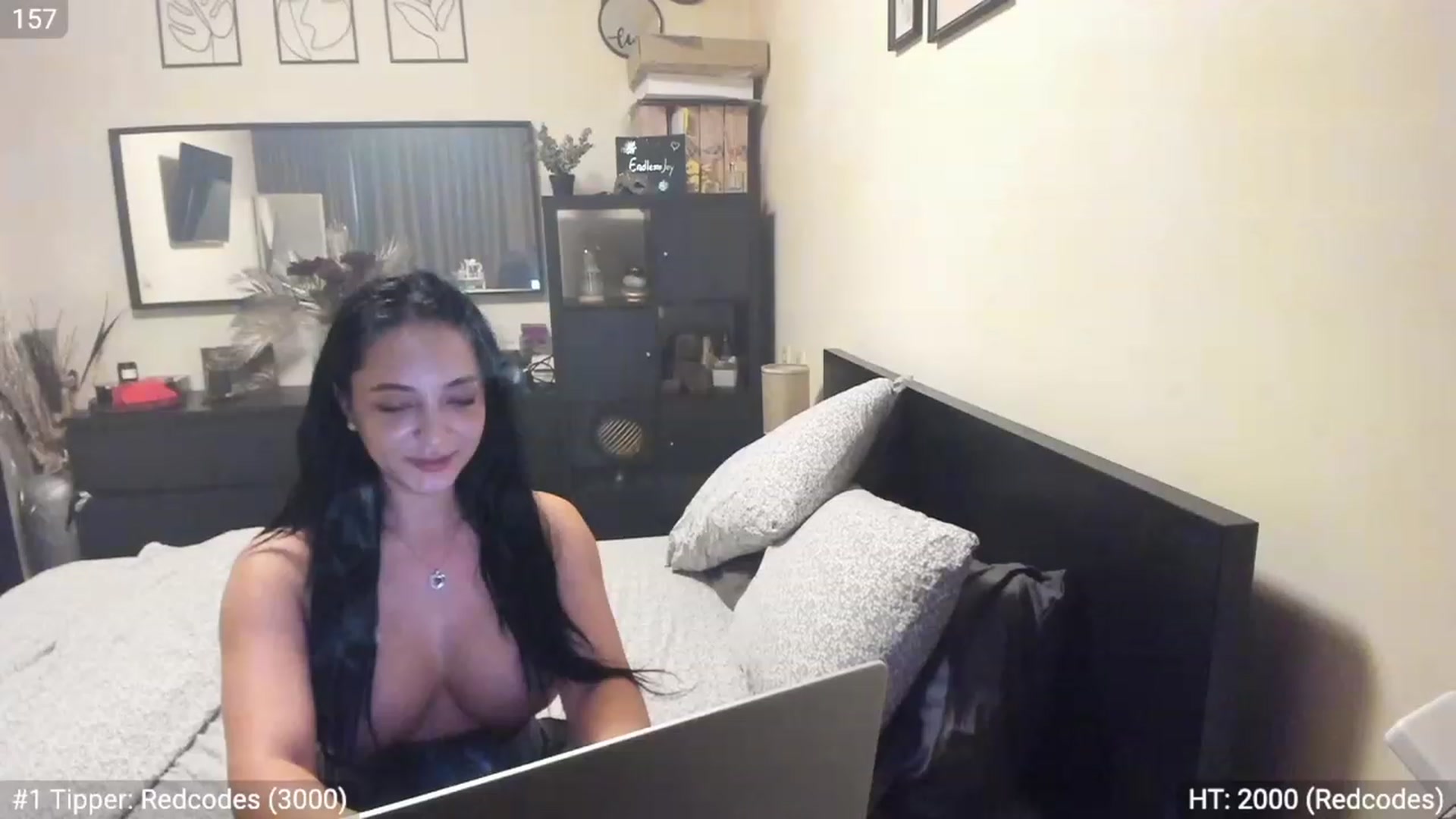 Gallery image thumbnail from EndlesssJoy's myfreecams stream on, 03/19/2023, 12:07 image 17 of 20