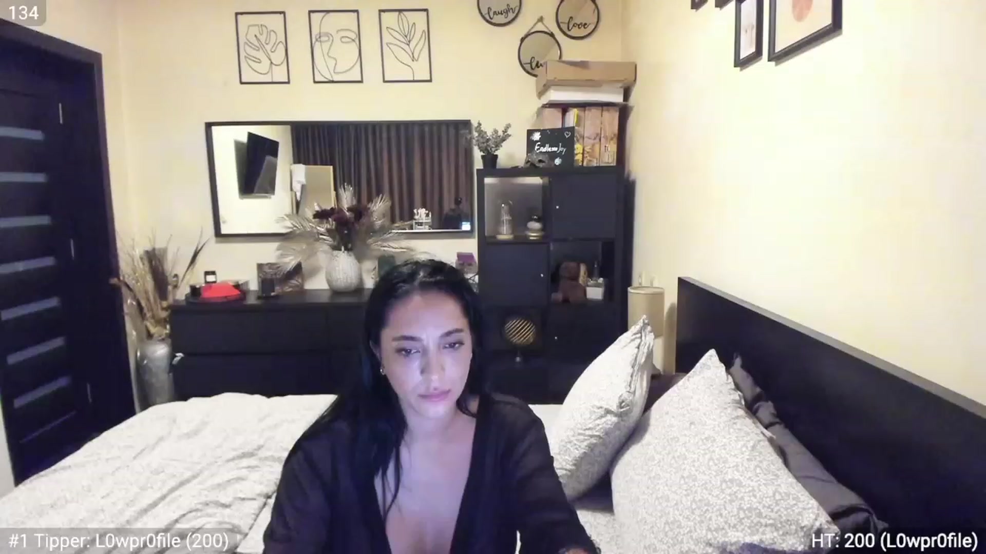 Gallery image thumbnail from EndlesssJoy's myfreecams stream on, 03/20/2023, 08:54 image 16 of 20