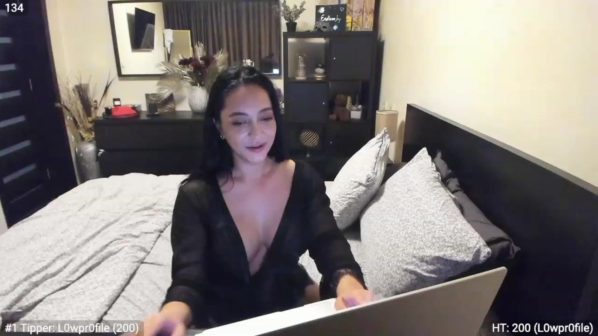 Gallery image thumbnail from EndlesssJoy's myfreecams stream on, 03/20/2023, 08:54 image 19 of 20