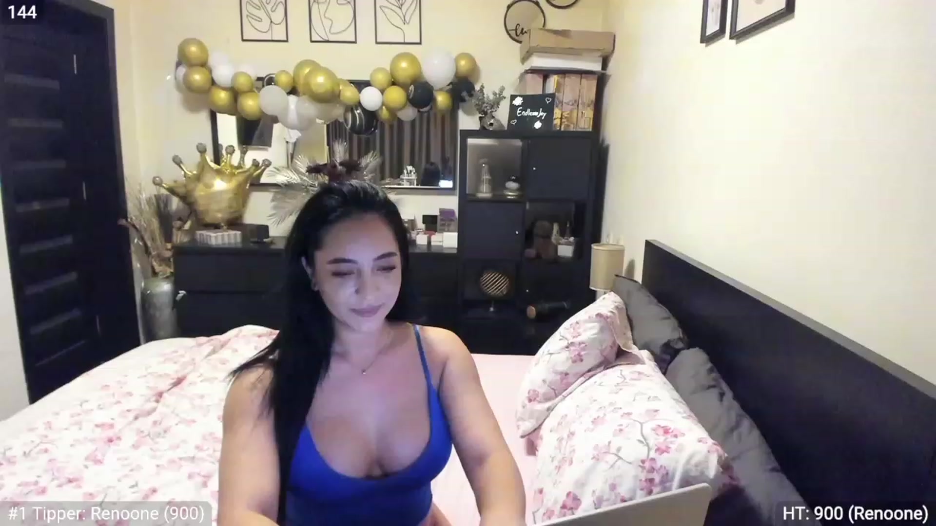 Gallery image thumbnail from EndlesssJoy's myfreecams stream on, 03/26/2023, 02:59 image 14 of 20