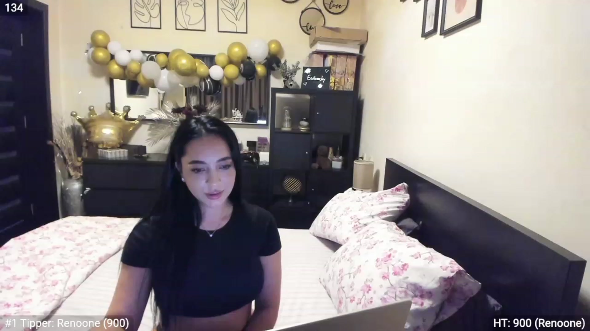 Gallery image thumbnail from EndlesssJoy's myfreecams stream on, 03/27/2023, 02:09 image 11 of 20