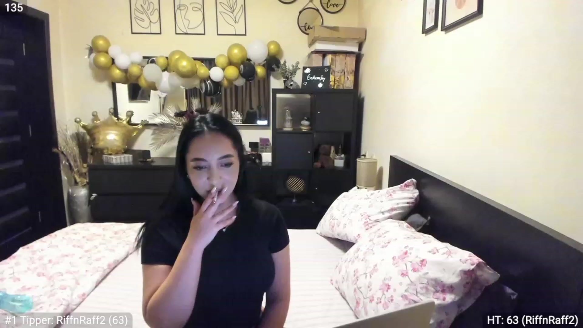 Gallery image thumbnail from EndlesssJoy's myfreecams stream on, 03/27/2023, 02:09 image 3 of 20