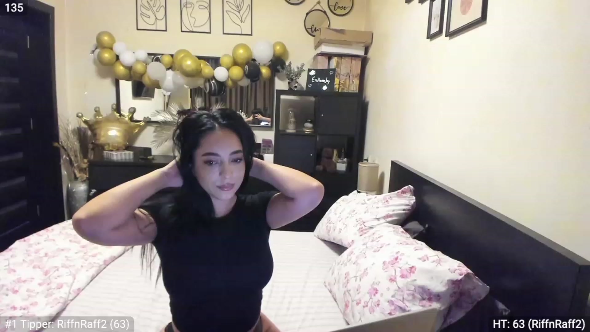 Gallery image thumbnail from EndlesssJoy's myfreecams stream on, 03/27/2023, 02:09 image 6 of 20
